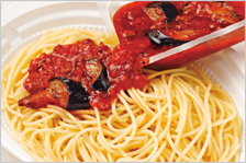 ソースをかける。