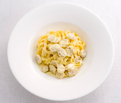 里芋のクリーム・タリアテッレ、トリュフの香り